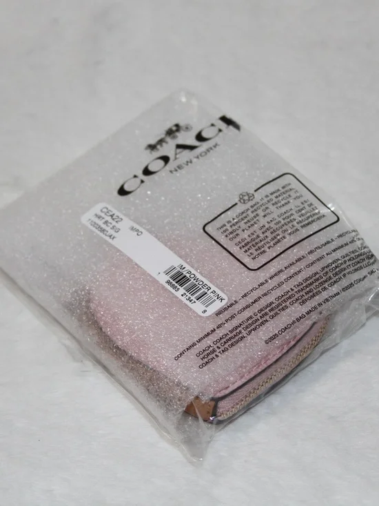 NWT Coach Powder Pink Heart Bag Charm - Picture 2 of 2